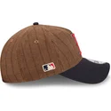 cappellino-curvo-marrone-e-blu-navy-regolabile-9twenty-a-frame-wool-pinstripe-dei-boston-red-sox-mlb-di-new-era