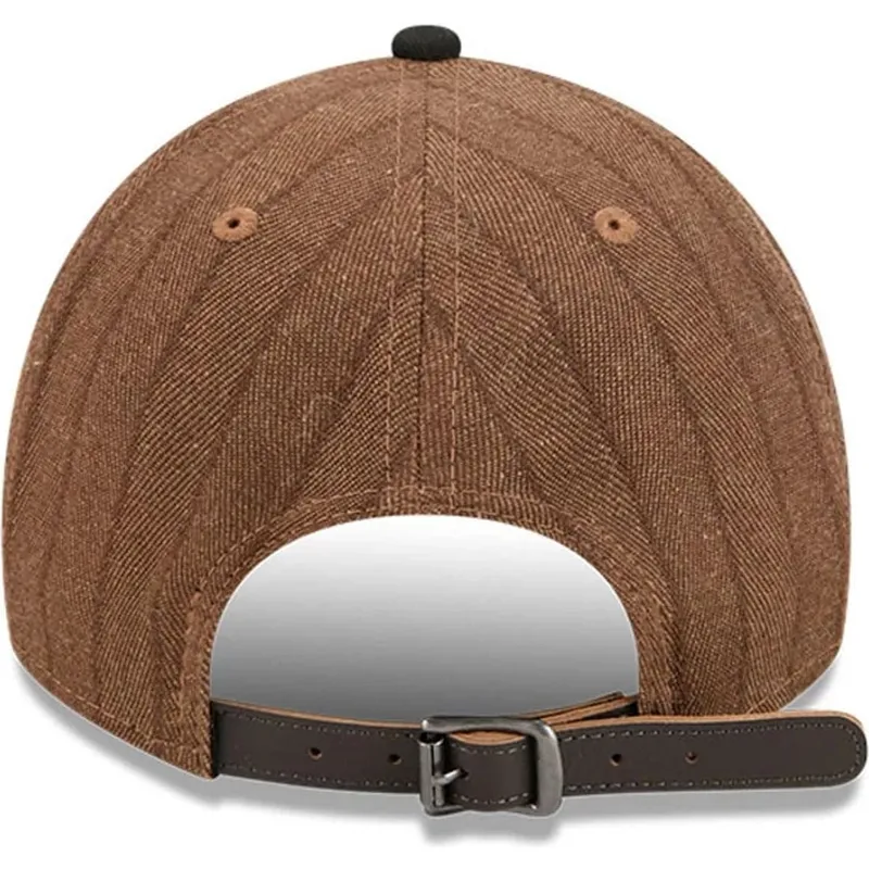 regulowana-czapka-z-daszkiem-w-brazowo-czarnym-kolorze-9twenty-a-frame-wool-pinstripe-chicago-white-sox-mlb-od-new-era