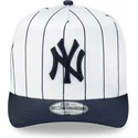 weisse-und-marineblaue-gebogene-snapback-kappe-9fifty-a-frame-satin-pinstripe-der-new-york-yankees-mlb-von-new-era