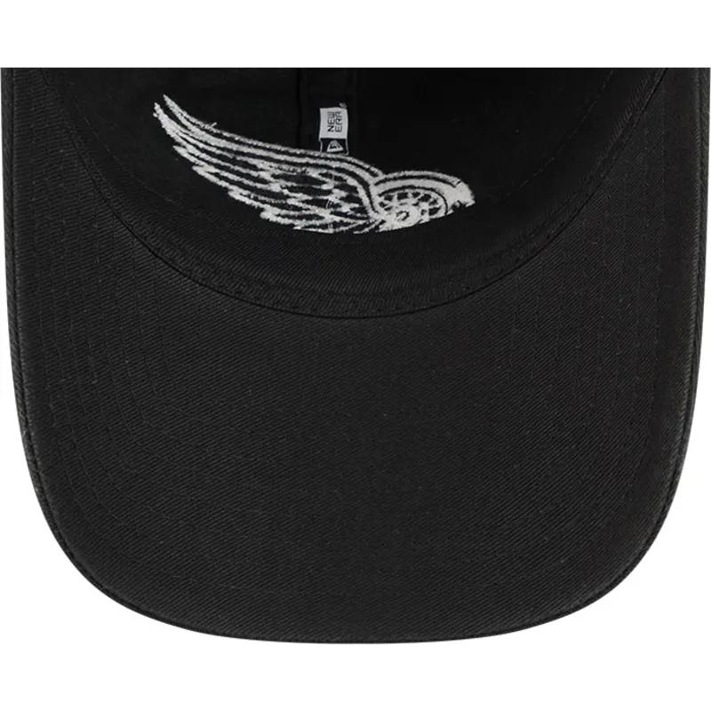 svart-justerbar-bojd-keps-9twenty-stamp-av-detroit-red-wings-nhl-fran-new-era