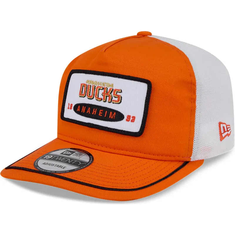 gorra-curva-orange-og-hvid-snapback-19twenty-broderet-patch-af-anaheim-ducks-nhl-fra-new-era