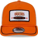 casquette-courbee-orange-et-blanche-snapback-19twenty-embroidered-patch-anaheim-ducks-nhl-new-era