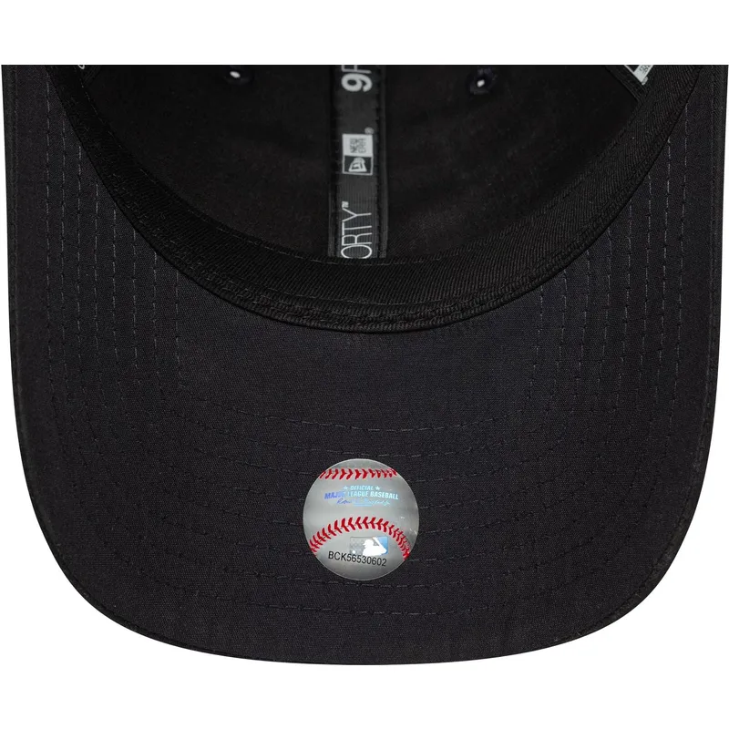cappellino-curvo-blu-marino-regolabile-9forty-pin-dei-new-york-yankees-mlb-di-new-era
