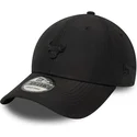cappellino-curvo-nero-regolabile-9forty-con-spille-dei-chicago-bulls-nba-di-new-era