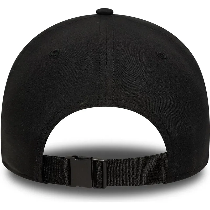 sort-justerbar-9forty-chicago-bulls-nba-kasket-med-bojelig-skygge-fra-new-era