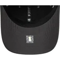 cappellino-grigio-regolabile-9forty-pin-dei-los-angeles-lakers-nba-di-new-era