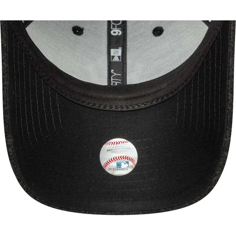 new-era-new-york-yankees-mlb-9forty-melton-wool-sort-snapback-kasket-med-buet-skygge