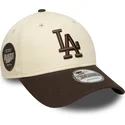 cappellino-visiera-curva-beige-e-marrone-regolabile-9forty-side-patch-di-los-angeles-dodgers-mlb-di-new-era