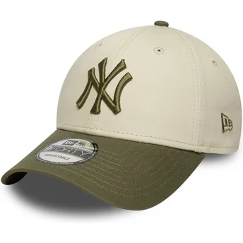 New Era New York Yankees MLB 9FORTY Side Patch justerbar beige og grøn buet kasket