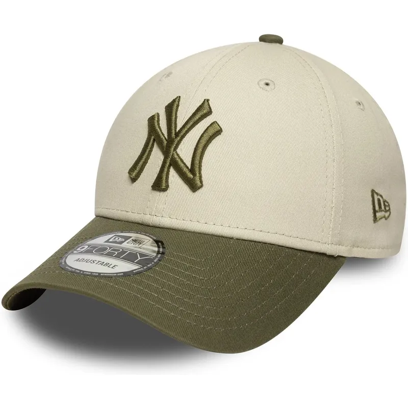 gorra-curva-beige-y-verde-ajustable-9forty-side-patch-de-new-york-yankees-mlb-de-new-era