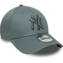 cappellino-curvo-grigio-regolabile-con-logo-grigio-9forty-league-essential-di-new-york-yankees-mlb-di-new-era