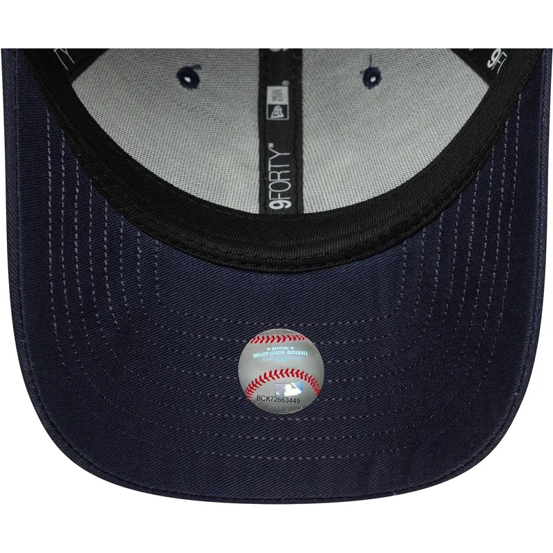 regulowana-granatowa-czapka-z-zakrzywionym-daszkiem-9forty-visor-script-new-york-yankees-mlb-od-new-era