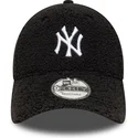 sort-justerbar-kurvet-kasket-9forty-winter-borg-fra-new-york-yankees-mlb-fra-new-era