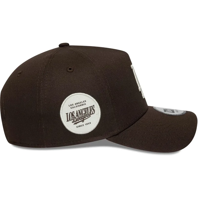 snapback-9forty-e-frame-z-brazowym-zakrzywionym-daszkiem-z-naszywka-boczna-los-angeles-dodgers-mlb-new-era