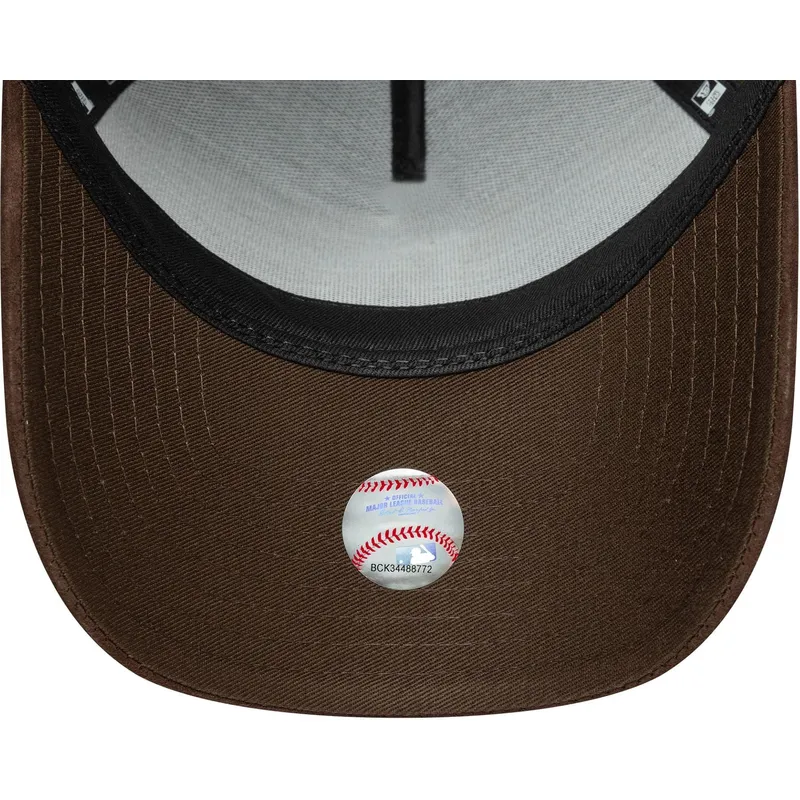 gron-og-brun-buet-snapback-kasket-9forty-e-frame-suede-skaerm-los-angeles-dodgers-mlb-fra-new-era