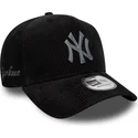 justerbar-svart-bojd-keps-9forty-e-frame-cord-new-york-yankees-mlb-fran-new-era