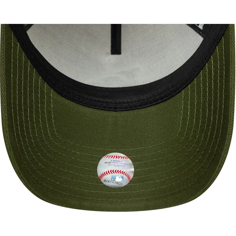 czapka-z-zakrzywionym-daszkiem-bezowo-zielona-snapback-9forty-e-frame-world-series-patch-los-angeles-dodgers-mlb-od-new-era