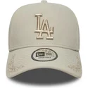 beige-buet-kasket-snapback-med-beige-logo-9forty-e-frame-tonal-icon-fra-los-angeles-dodgers-mlb-fra-new-era
