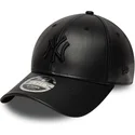 cappellino-nero-snapback-con-visiera-curva-e-logo-nero-9forty-m-crown-pu-dei-new-york-yankees-mlb-di-new-era