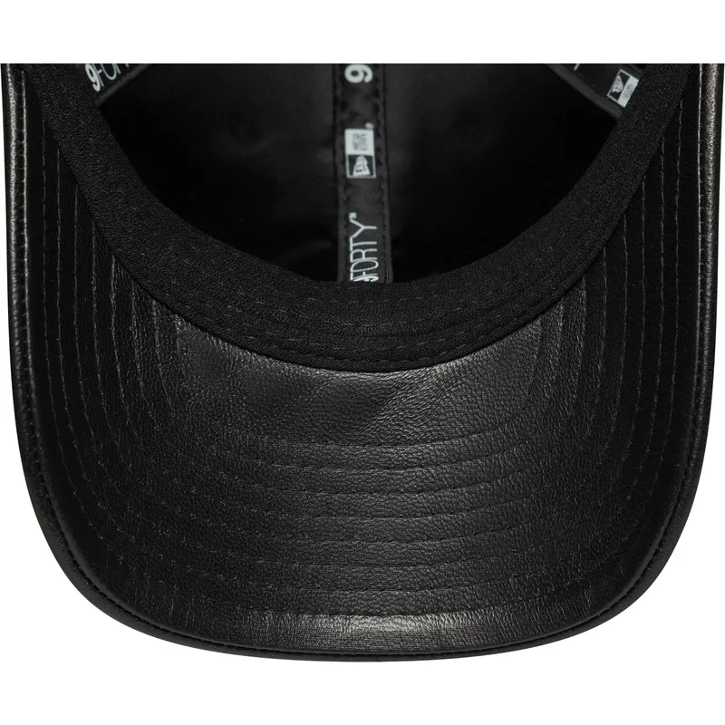 czarna-zakrzywiona-czapka-regulowana-9forty-m-crown-img-leather-new-york-yankees-mlb-od-new-era