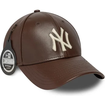 Cappellino curvo marrone regolabile 9FORTY M-Crown Img Leather dei New York Yankees MLB di New Era