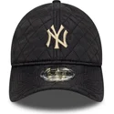 czarna-zakrzywiona-czapka-z-regulacja-z-bezowym-logo-9twenty-quilted-new-york-yankees-mlb-od-new-era