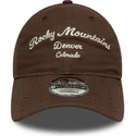 cappellino-curvo-marrone-regolabile-rocky-mountains-9twenty-wordmark-di-new-era