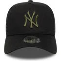 schwarze-trucker-cap-mit-grunem-logo-a-frame-league-essential-der-new-york-yankees-mlb-von-new-era
