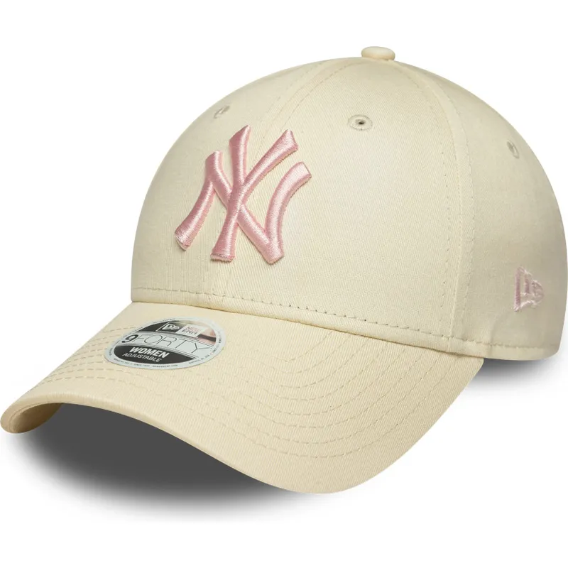 bezowa-regulowana-czapka-z-zakrzywionym-daszkiem-dla-kobiet-z-rozowym-logo-9forty-league-essential-new-york-yankees-mlb-od-new-e