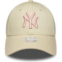 cappellino-curvo-beige-regolabile-da-donna-con-logo-rosa-9forty-league-essential-dei-new-york-yankees-mlb-di-new-era