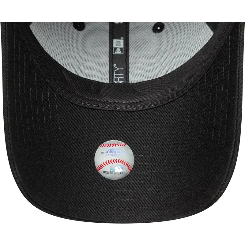 czarna-regulowana-czapka-z-zakrzywionym-daszkiem-dla-kobiet-9forty-metallic-logo-new-york-yankees-mlb-od-new-era