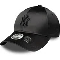 9forty-satin-bow-back-new-york-yankees-mlb-di-new-era-cappello-nero-con-visiera-curva-regolabile-per-donna-con-logo-nero