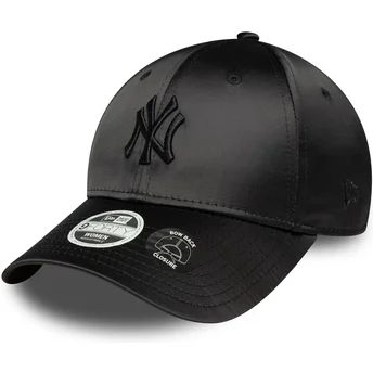 New Era New York Yankees MLB 9FORTY Satin Bow Back sort justerbar kvindekasket med buet skygge og sort logo