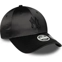 9forty-satin-bow-back-new-york-yankees-mlb-di-new-era-cappello-nero-con-visiera-curva-regolabile-per-donna-con-logo-nero