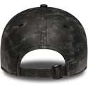 cappellino-nero-con-visiera-curva-regolabile-da-donna-con-logo-nero-9twenty-worn-pu-dei-new-york-yankees-mlb-di-new-era