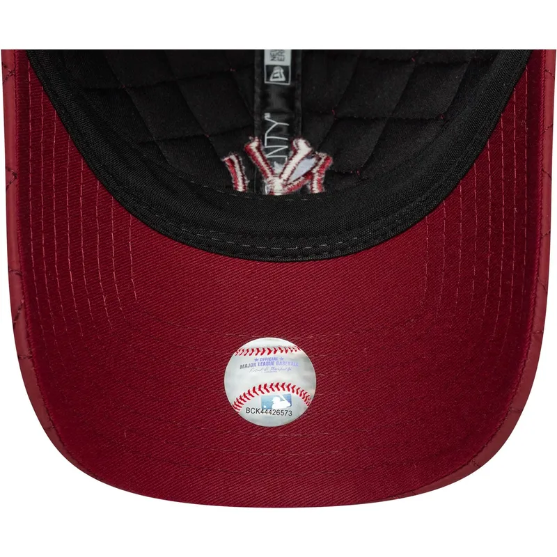 gorra-curva-roja-ajustable-para-mujer-con-logo-rojo-9twenty-padded-de-new-york-yankees-mlb-de-new-era