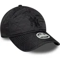 cappello-curvo-nero-regolabile-da-donna-con-logo-nero-9twenty-padded-dei-new-york-yankees-mlb-di-new-era
