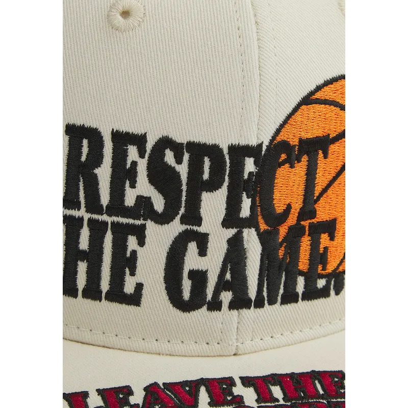 beige-fladskygget-snapback-kasket-med-respect-the-game-slogan-fra-and1