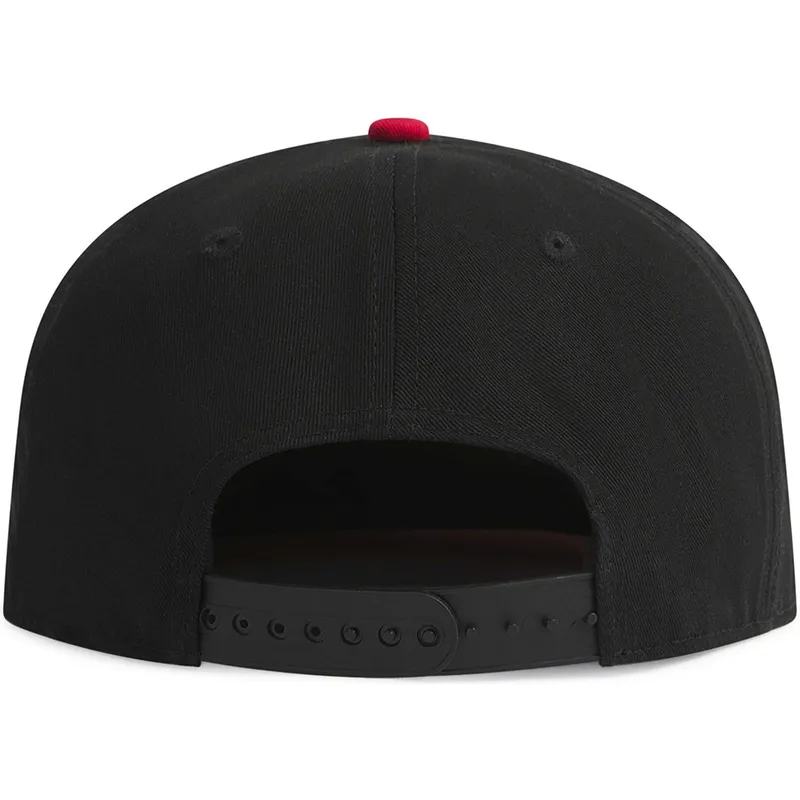 gorra-plana-negra-y-roja-snapback-graffiti-logo-de-and1