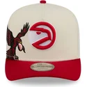 cappellino-curvo-beige-e-rosso-snapback-9fifty-a-frame-precurved-hardwood-classics-di-atlanta-hawks-nba-di-new-era