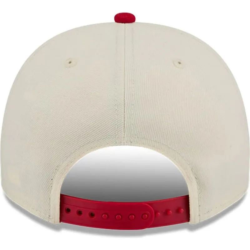 cappellino-curvo-beige-e-rosso-snapback-9fifty-a-frame-precurved-hardwood-classics-di-atlanta-hawks-nba-di-new-era