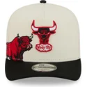 cappellino-curvo-beige-e-nero-snapback-9fifty-a-frame-precurved-hardwood-classics-di-chicago-bulls-nba-di-new-era
