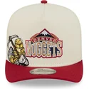 cappellino-visiera-curva-beige-e-rosso-snapback-9fifty-a-frame-precurved-hardwood-classics-di-denver-nuggets-nba-di-new-era