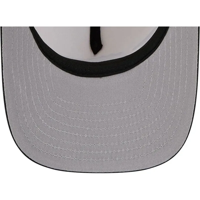 beige-und-schwarze-gebogene-snapback-kappe-9fifty-a-frame-precurved-hardwood-classics-der-toronto-raptors-nba-von-new-era