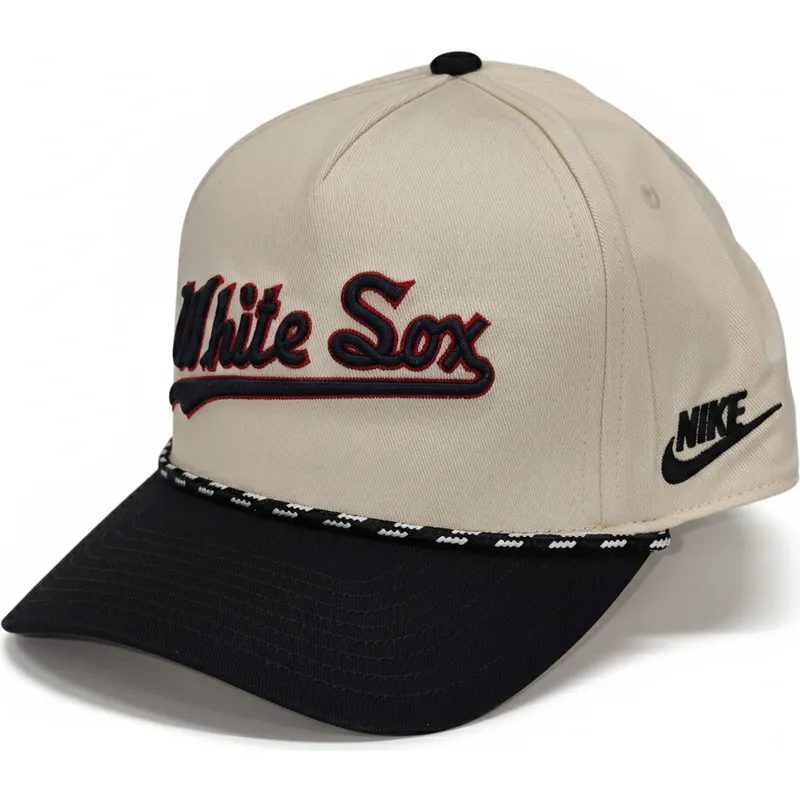 cappellino-snapback-beige-e-nero-con-visiera-curva-rise-structured-dei-chicago-white-sox-mlb-di-nike