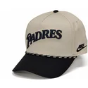 cappellino-snapback-beige-e-nero-con-visiera-curva-rise-structured-dei-san-diego-padres-mlb-di-nike