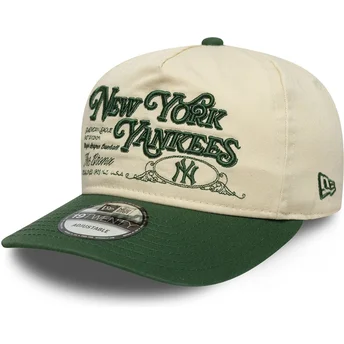 Cappellino curva beige e verde regolabile 19TWENTY Washed Graphic di New York Yankees MLB di New Era