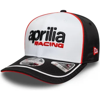 Hvid og sort buet kasket snapback 9SEVENTY Stretch Snap Aprilia Piaggio fra New Era