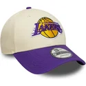 buet-beige-og-violet-justerbar-9forty-colour-block-kasket-fra-los-angeles-lakers-nba-fra-new-era