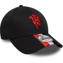 schwarze-verstellbare-curved-cap-9forty-stripe-von-manchester-united-football-club-premier-league-von-new-era